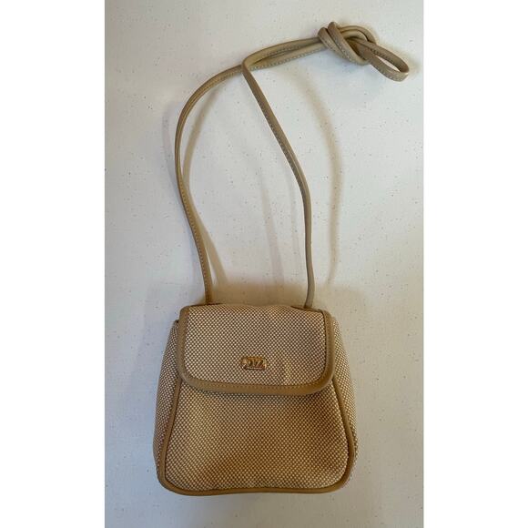 Liz Claiborne Tan and White Basket Weave Shoulder Bag - Picture 2 of 7